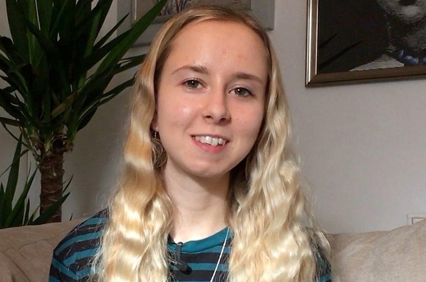 Teenager challenges 100-calorie snack ad