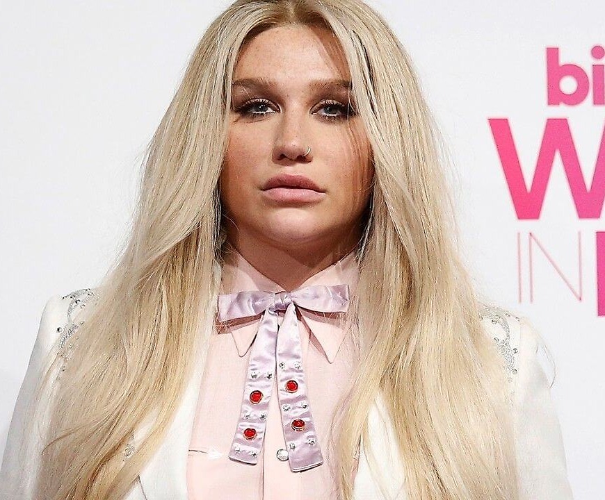 Kesha rear-ended by paparazzi while traveling to documentary premiere after party