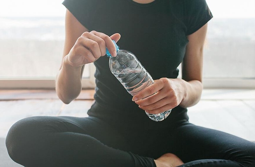 Wellness Influencers Are Giving Up WaterHere’s Why That’s Dangerous | Betches